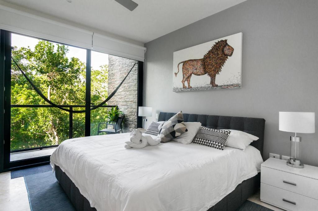 Luxury Condo with Gym & BEACH Club & PGA golf photo 1