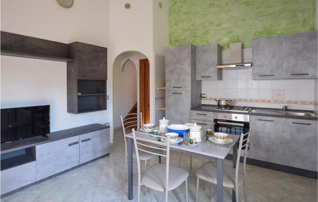 Awesome Home In Siniscola With 3 Bedrooms And Wifi photo 3