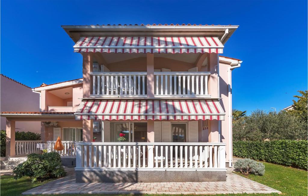 Awesome Apartment In Vodnjan With 1 Bedrooms And Wifi