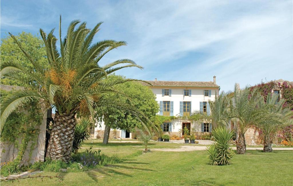 Beautiful Home In Porreres With 5 Bedrooms, Private Swimming Pool And Outdoor Swimming Pool