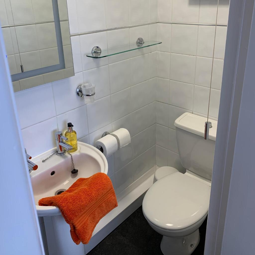 Hudsons Guest House - Adults only - Tap to explore photos