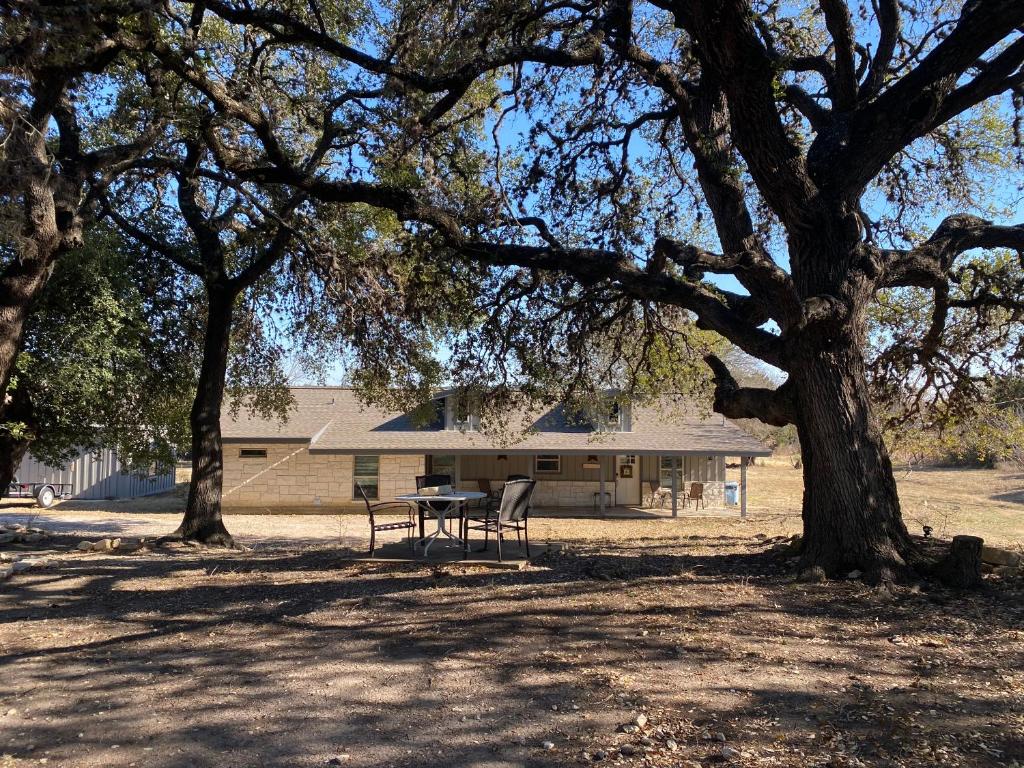 Texas Hill Country Ranch House - Great Views - Near Hidden Falls Park image