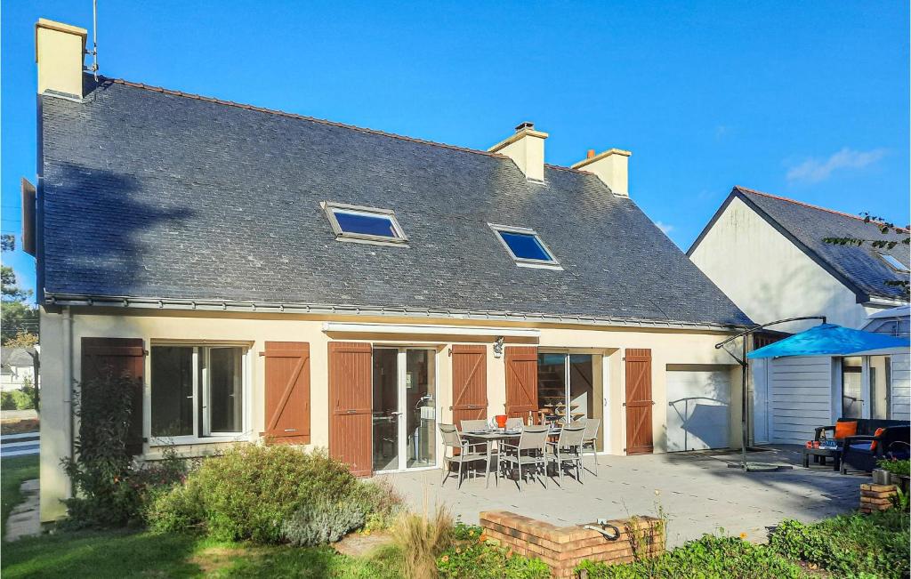 Amazing Home In Moelan Sur Mer With 3 Bedrooms And Wifi