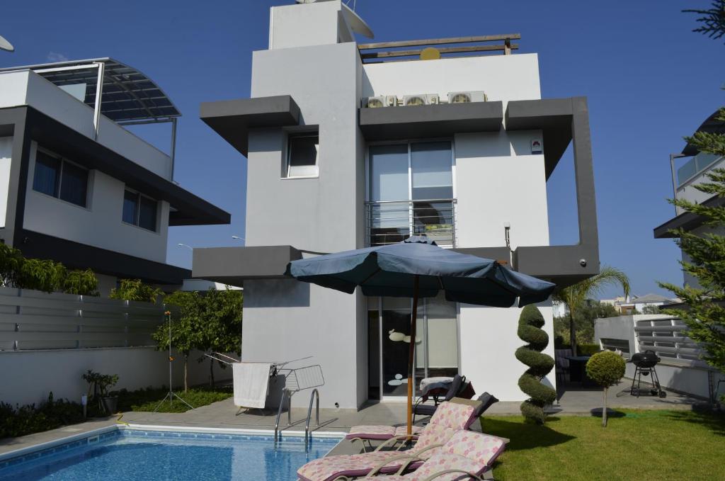 Fleur De Mer Villa in Hi-Tech Style photo 4