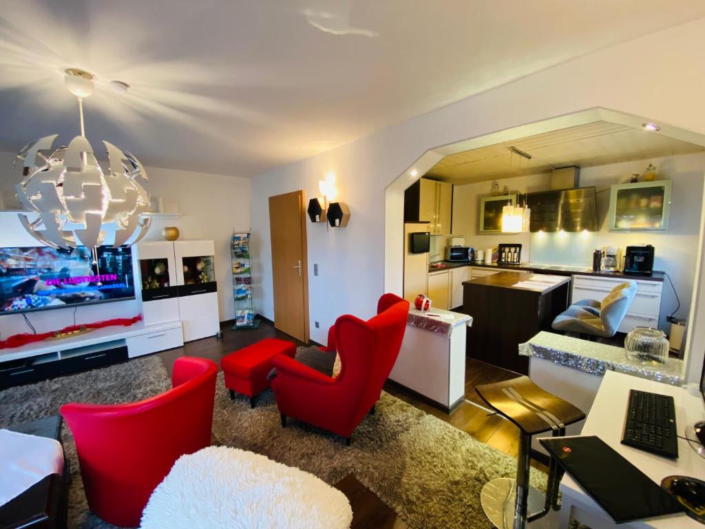 Ferienhaus zur Waldauer Höhe mit 3 SZ, 120qm & 40qm Balkon photo 2