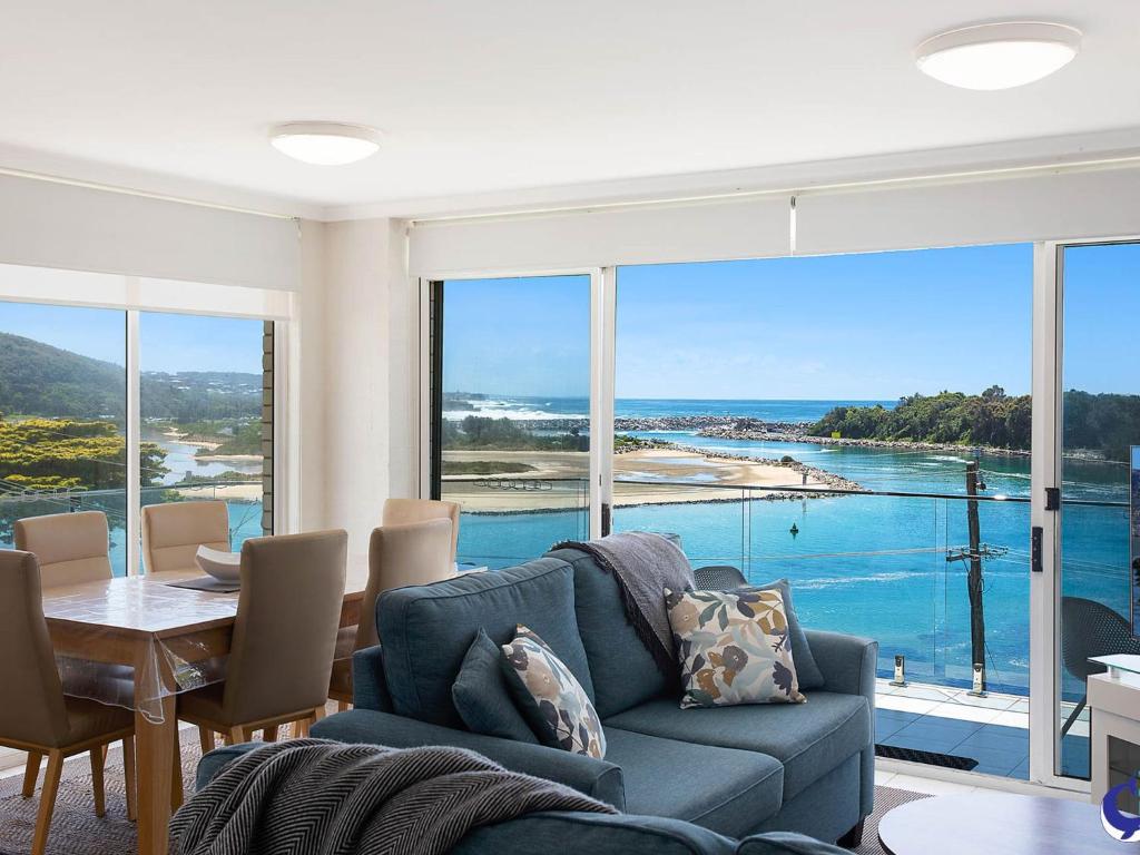 Sapphire Waters Unit 3 photo 4