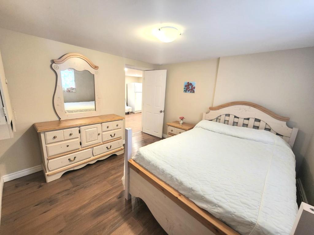 Cozy spacious Apt In Laval, Greater Montreal photo 3