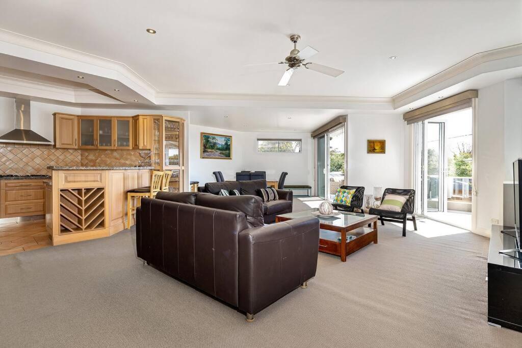 Sea Grange - harbour views, prime location photo 4