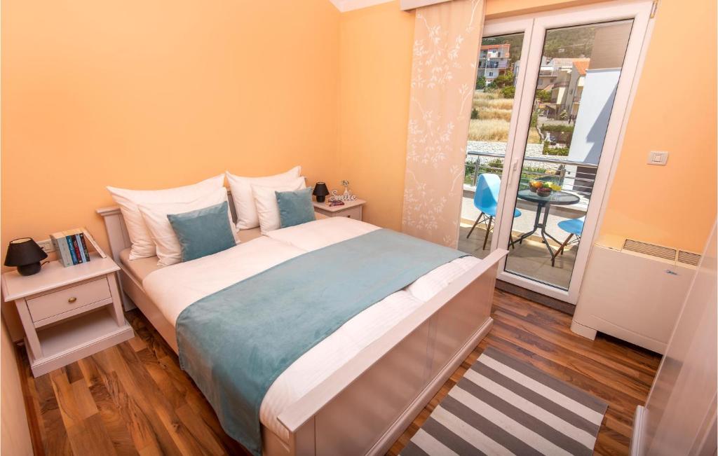 Amazing Apartment In Podstrana With 2 Bedrooms And Wifi photo 4