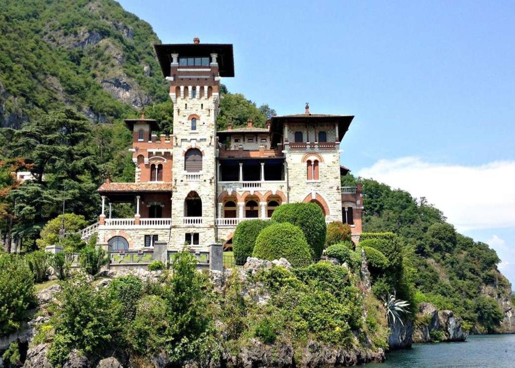 CHARMING APARTMENT LAKE FRONT photo 1