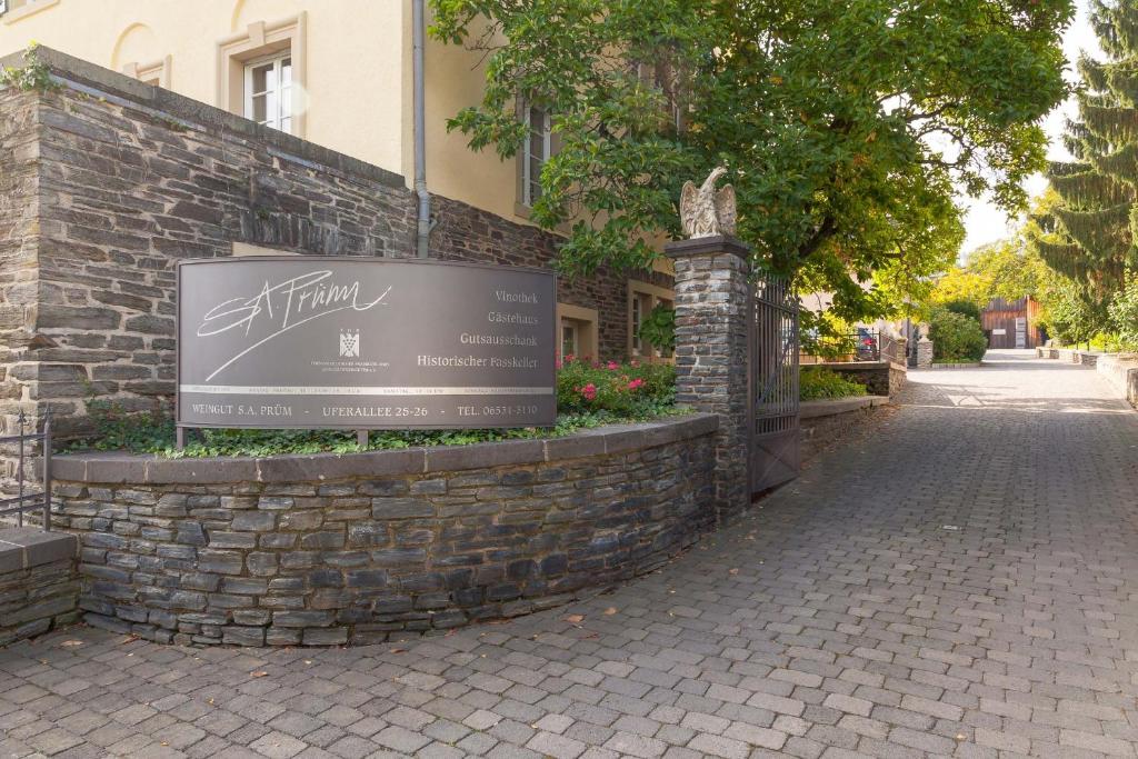 Wein- und Landhaus S A Prüm photo 3