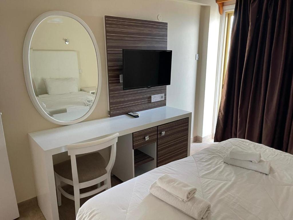 Antonis G. Hotel Apartments photo 4