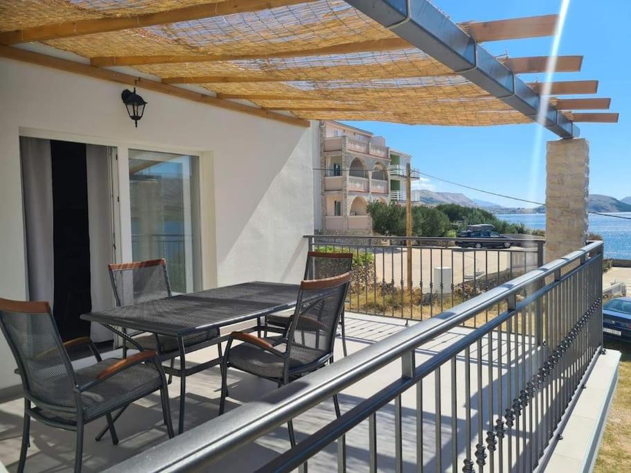 Sea View Apartment - first row to the beach photo 1