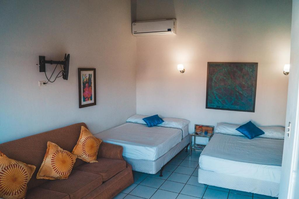 Courtesy Apartments Aruba photo 4