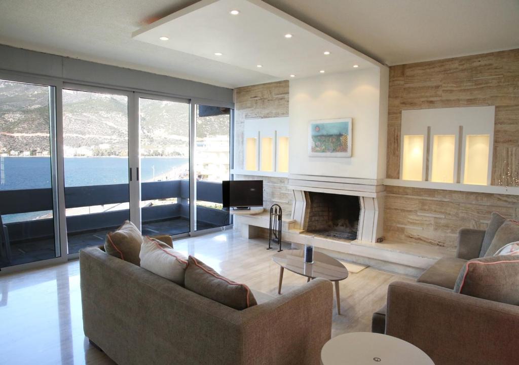Penthouse -Breathtaking sea view-Just on the beach photo 3