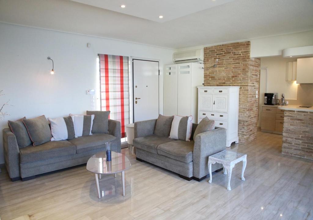 Penthouse -Breathtaking sea view-Just on the beach photo 2