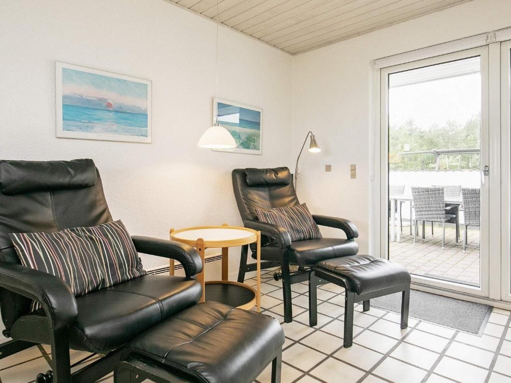 10 person holiday home in Bl vand photo 3