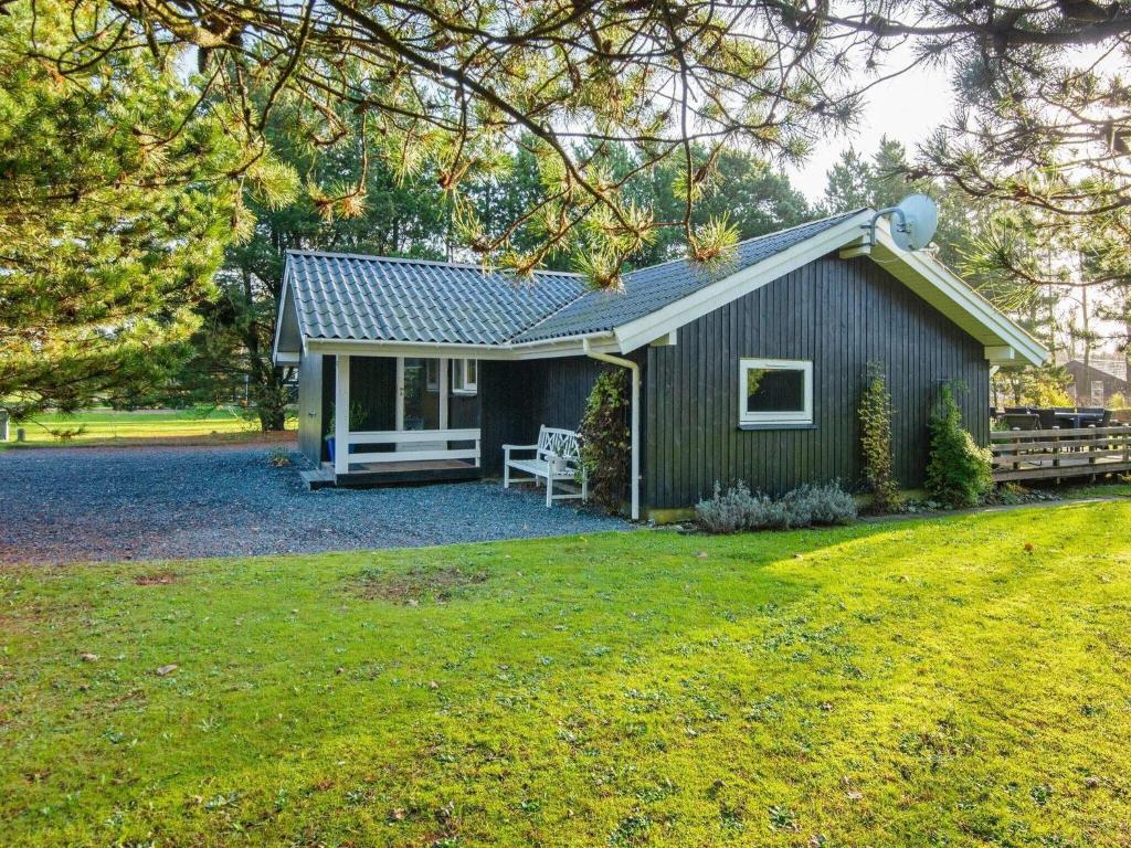 6 person holiday home in Oksb l photo 4