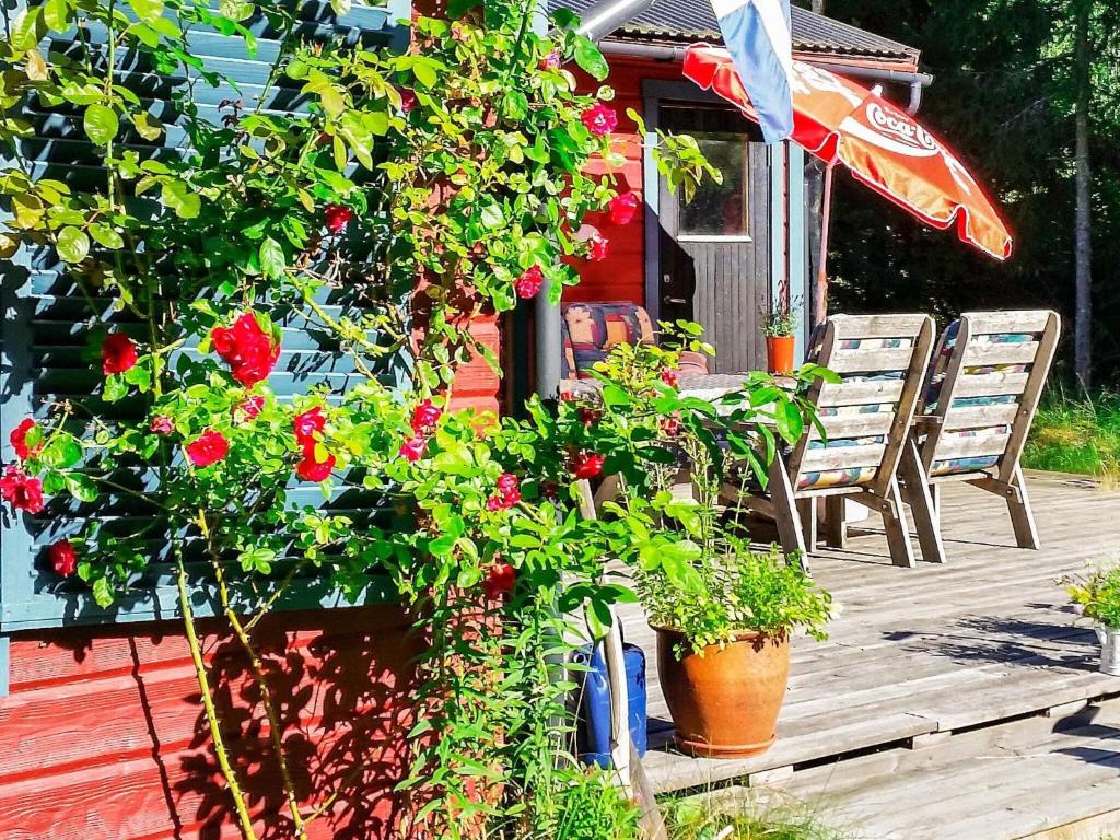 6 person holiday home in BLID photo 1