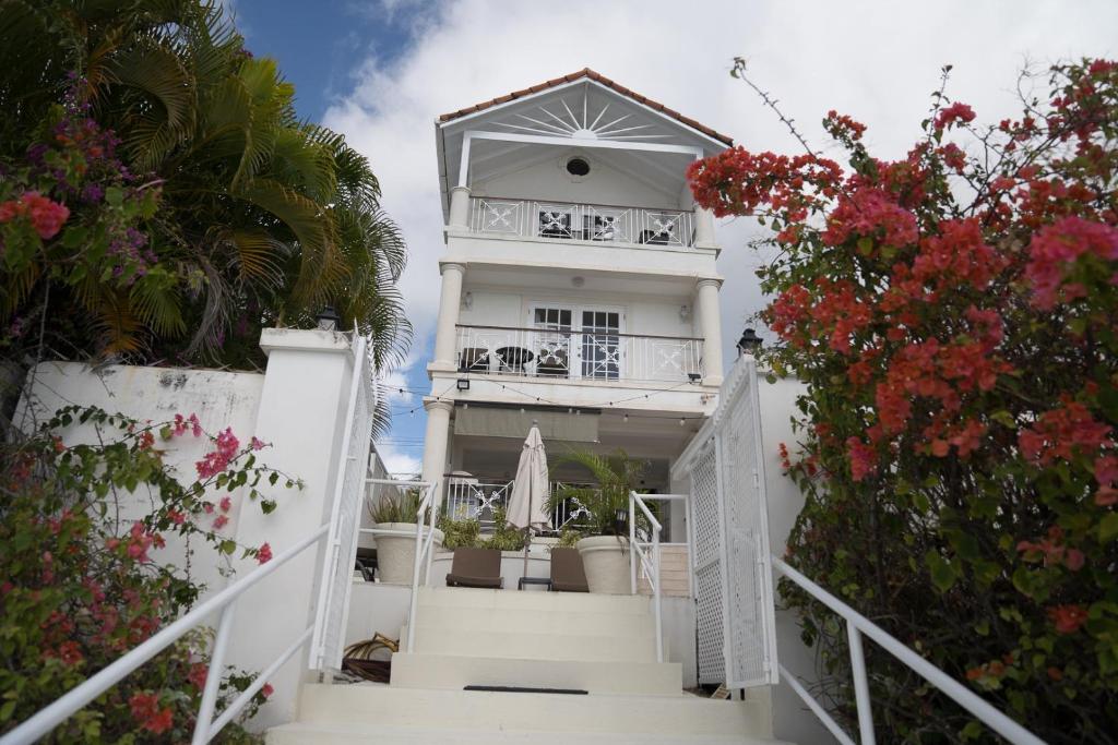 Bianca Bay 3 Bedroom West Coast Beach Front Villa photo 4