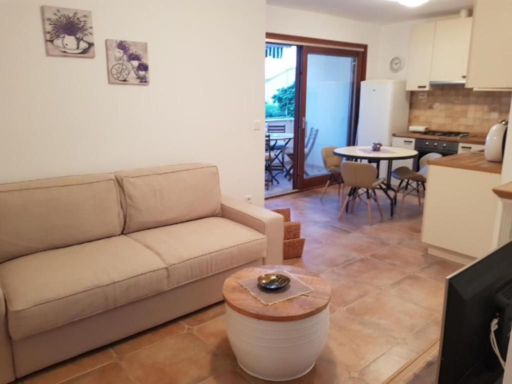 Apartments Kike - 60 meters from the beach photo 4