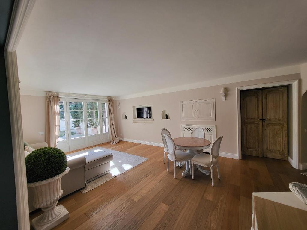Suite indipendente in villa photo 3