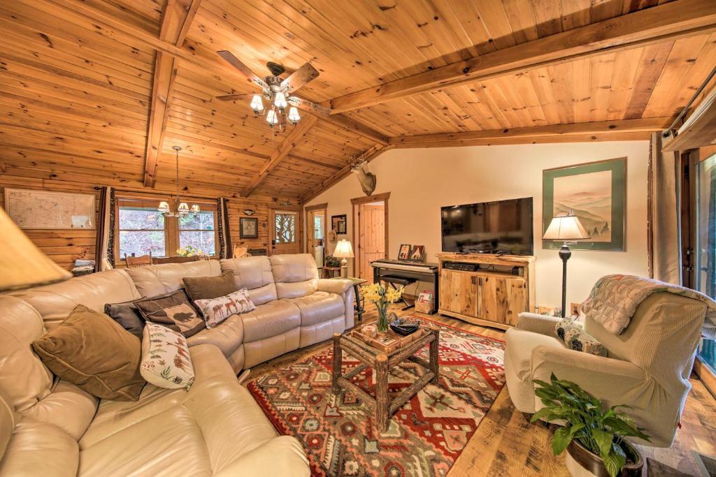 Ellijay Cabin with Porch and Private Hot Tub! photo 4