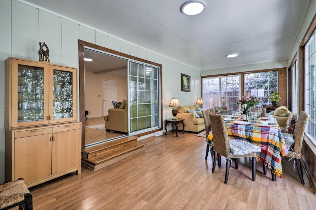 Peaceful Oakland Oasis with Shared Yard! photo 3