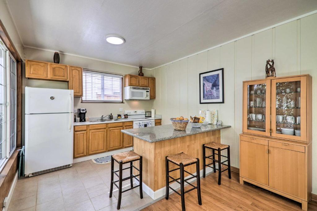 Peaceful Oakland Oasis with Shared Yard! photo 4