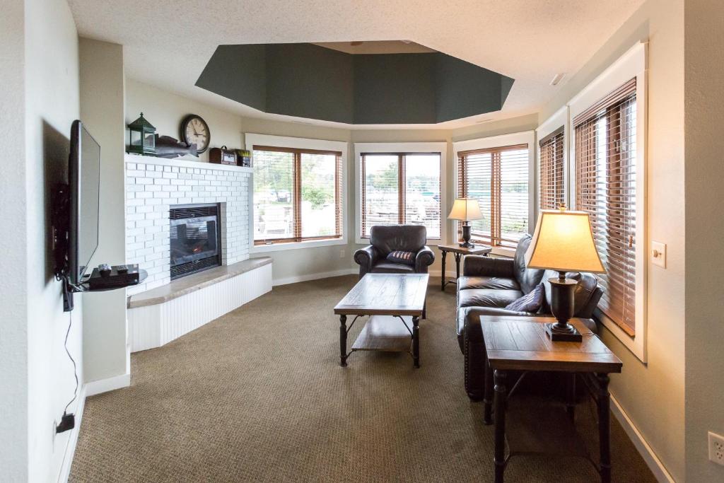 Bay Colony- Unit 764 - Lower image
