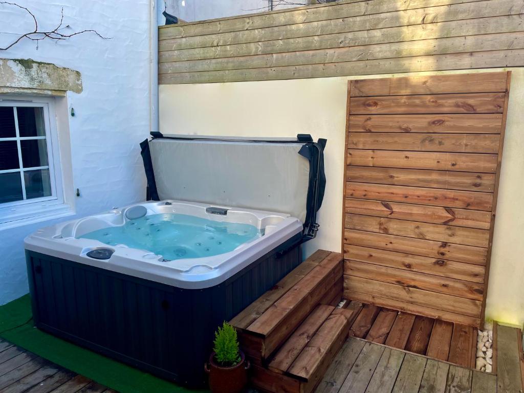 Belle location Spa et grande terrasse privés photo 1