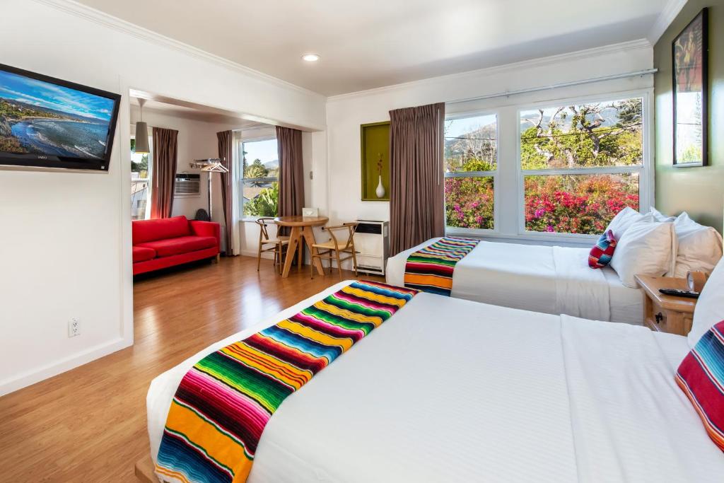 Agave Inn image