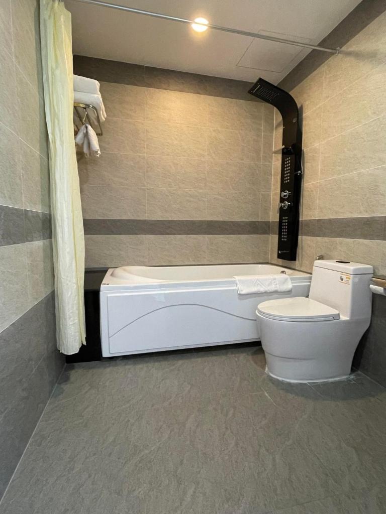 Y Linh Hotel
