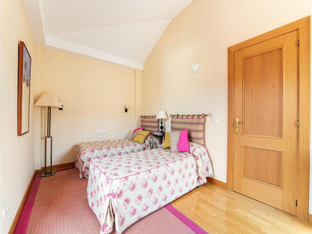 Belvilla by OYO Holiday home in Jand a photo 3