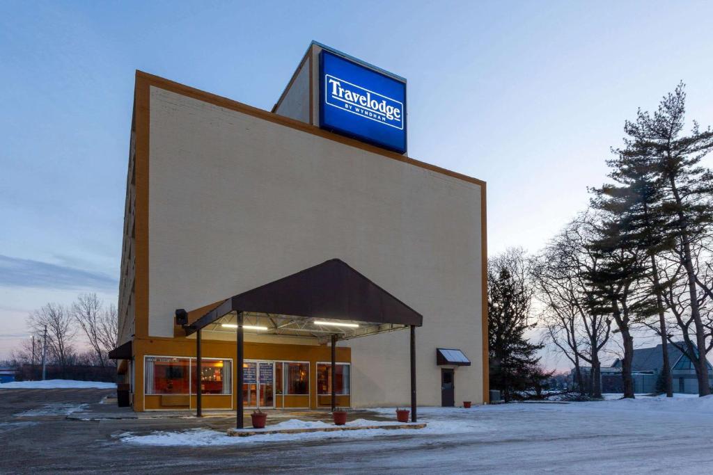 Travelodge by Wyndham Cleveland Airport image
