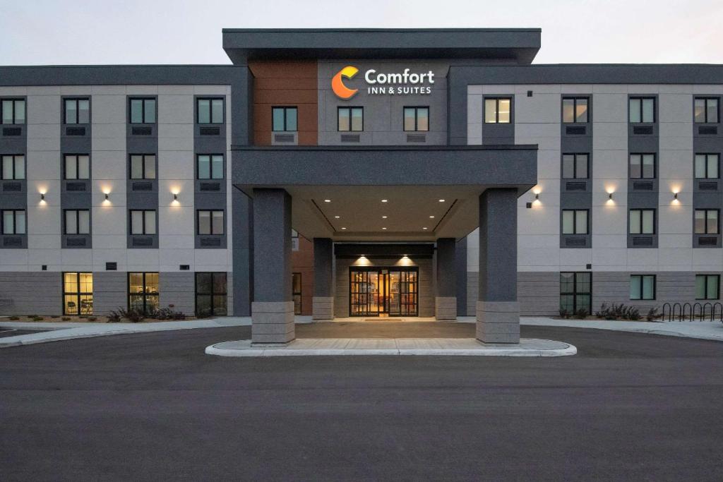 Comfort Inn & Suites photo 1