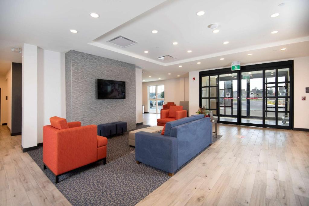 Comfort Inn & Suites photo 3