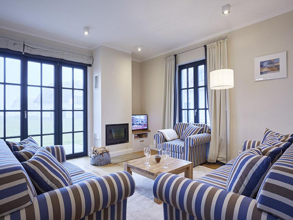 Reetland am Meer - Luxus Reetdachvilla mit 3 Schlafzimmern, Sauna und Kamin F15 photo 2