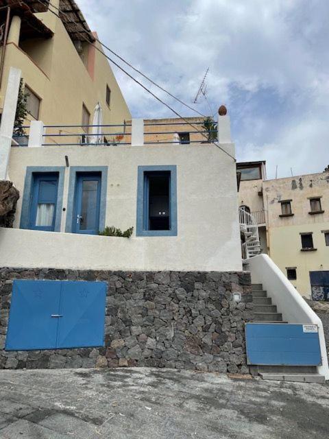 Casa Il Nido di Rinella, terrazza su una spiaggia di sabbia photo 1