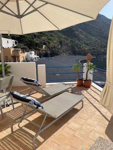 Casa Il Nido di Rinella, terrazza su una spiaggia di sabbia photo 2