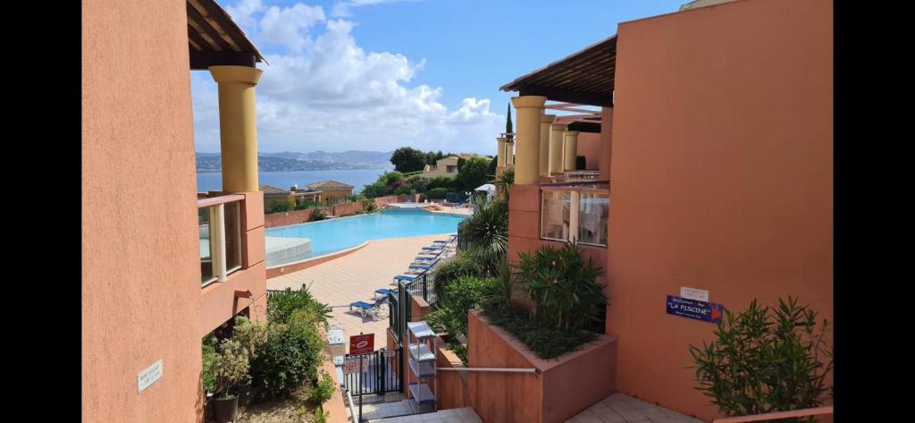 Vue mer et sur la baie de Cannes randonnée VTT au pied de l Esterel photo 4