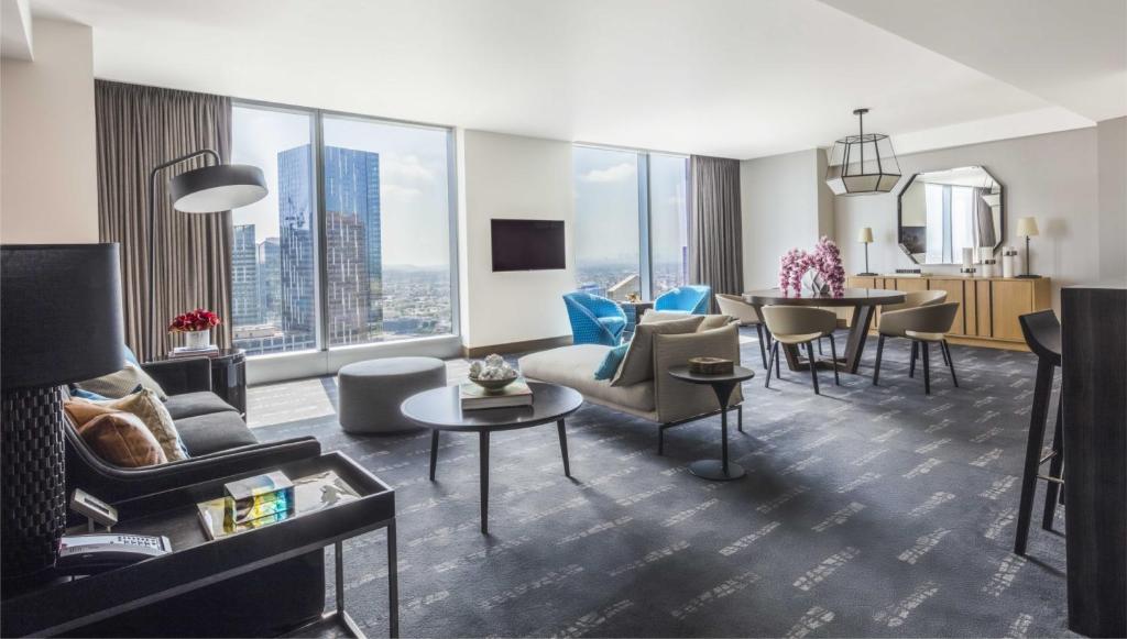 InterContinental - Los Angeles Downtown, an IHG Hotel photo 2