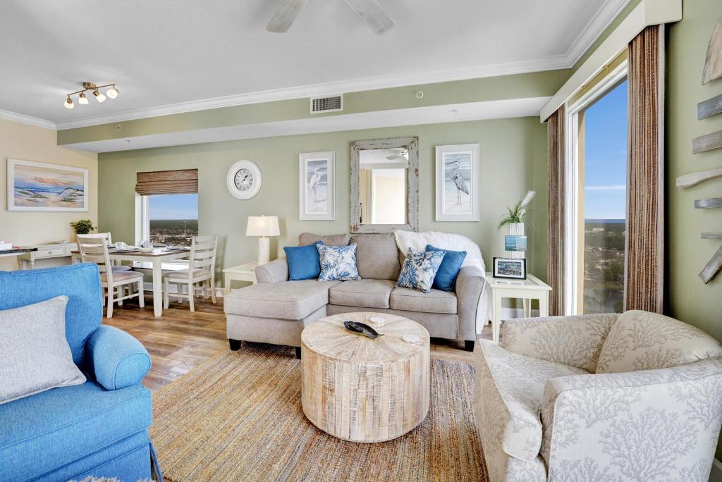 Million Dollar Views, Stunning Beachfront Property photo 3