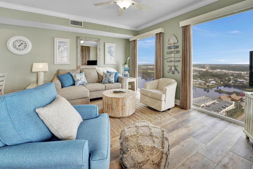 Million Dollar Views, Stunning Beachfront Property photo 2