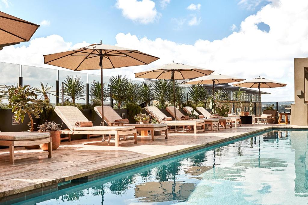 Austin Proper Hotel, a Member of Design Hotels image