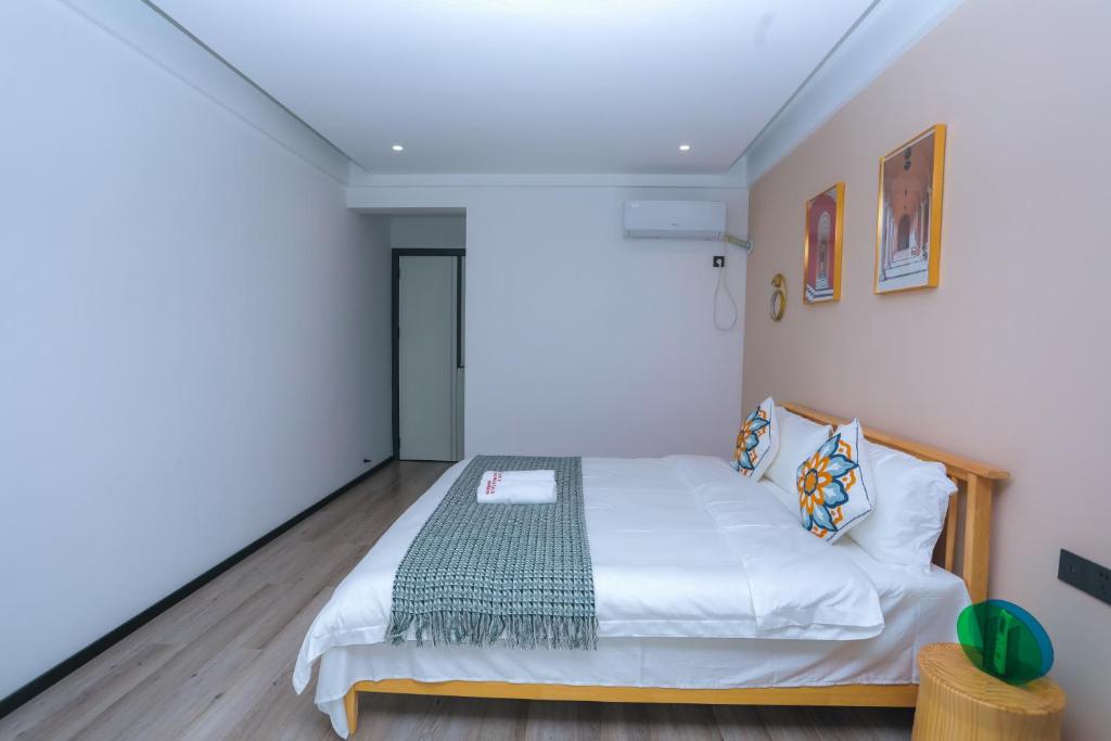 Locals Apartment Place 07 photo 3
