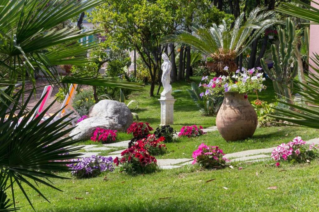 Loano Apartment Pool & Garden photo 3