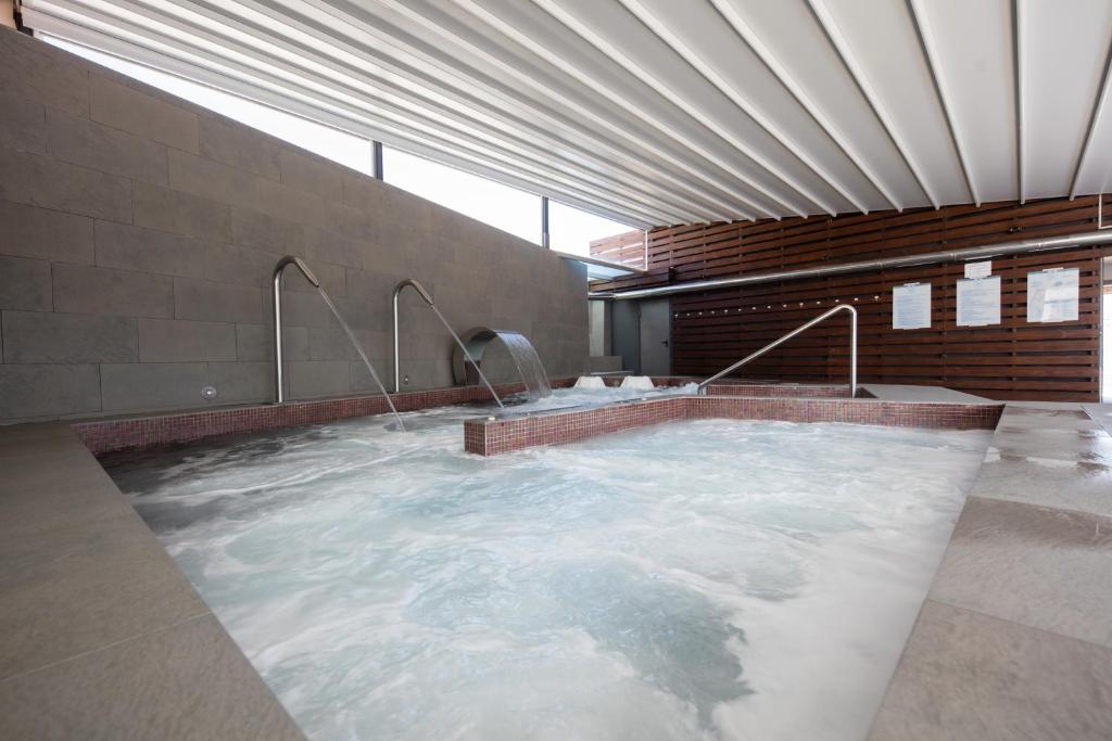 Hotel Thalasso Cantabrico Las Sirenas photo 2