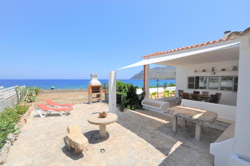 XOROI- Villa primera linea mar con vistas a Bahía Alcudia photo 1