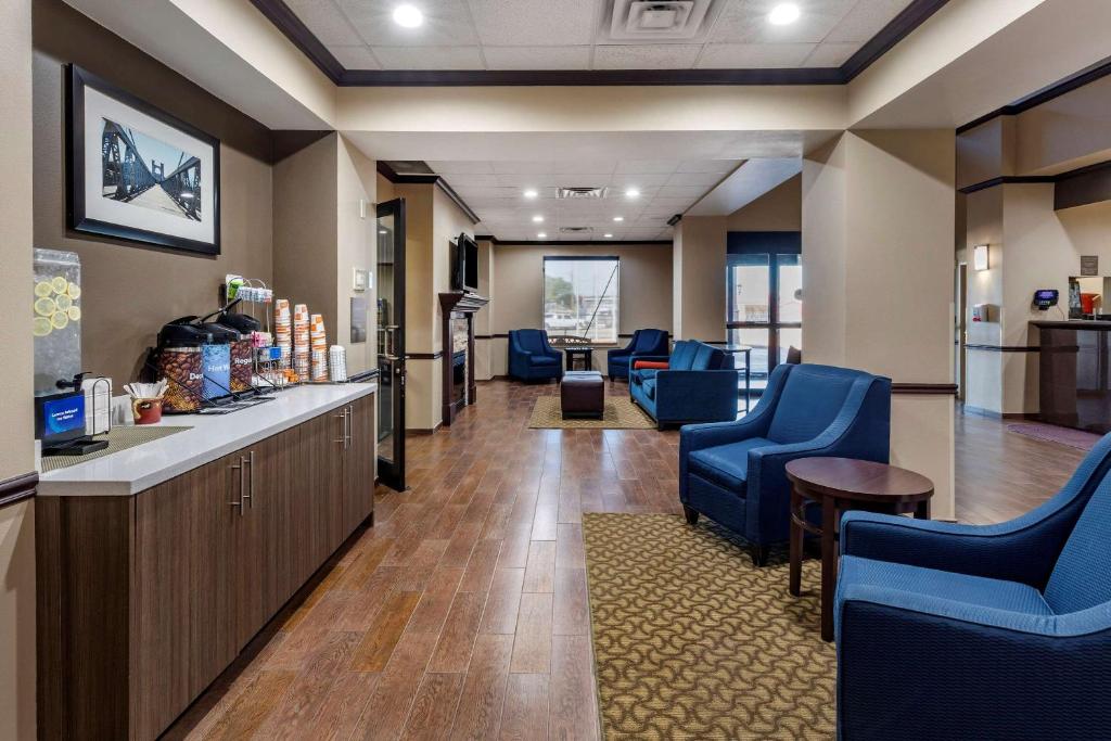 Comfort Suites Waco Near University Area photo 4